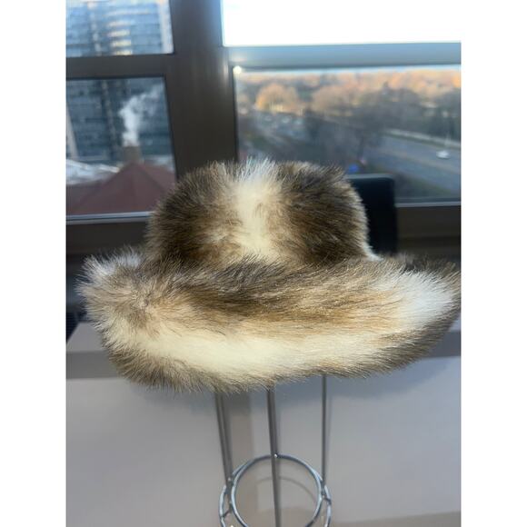 Faux Fur Hat 23”aprox one size 
Faux fur Bucket Hat main image 12